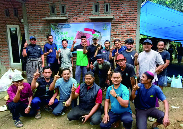 96 Sapi dan 10 Kambing, Wahdah Bulukumba Tebar Qurban