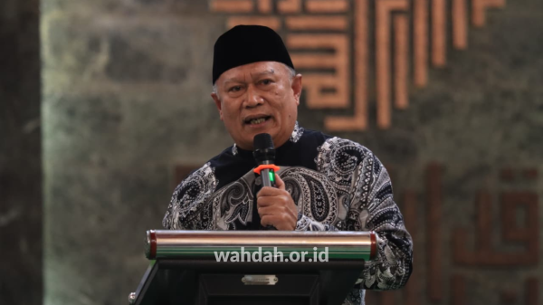 Sinergi Ulama dan Pemerintah: Talkshow Wahdah Islamiyah Makassar Soroti Kesehatan dan Ekonomi Umat